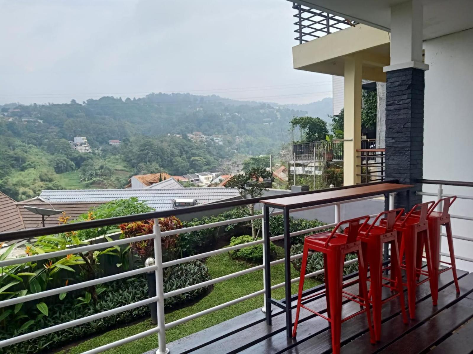 Villa Keluarga Syariah Resor Dago Pakar Bandung - View Bukit Экстерьер фото